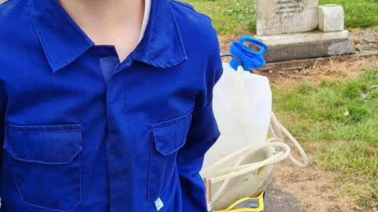 Caring youngster Ben – who is ‘Carnival Prince’ after raising money for bereaved families by launching his own business cleaning cemetery headstones