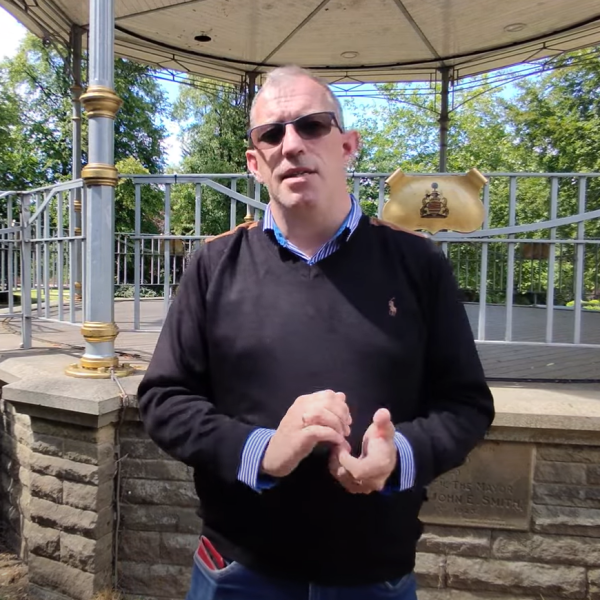  James Dawson in YouTube video